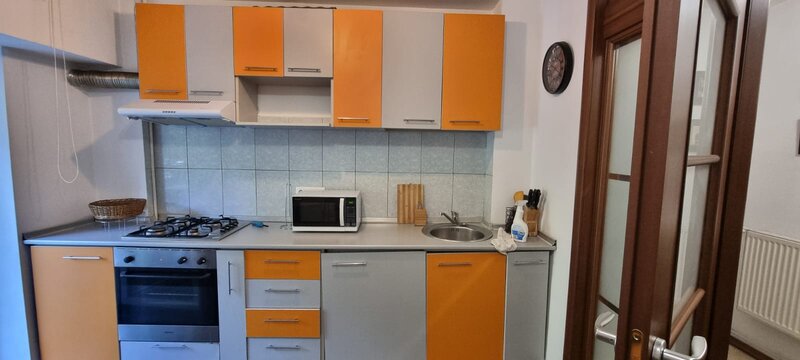 Unirii, Piata Constitutiei,